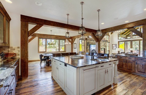 Warrior's Mark West House | NEW Wandering Moose on Peak 10, Epic Views, Hot Tub, LOCATION!