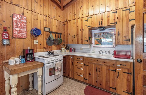 Bayfield Cabin | New! Wilderness Retreat – On Vallecito Creek, Close to Vallecito Creek Trail