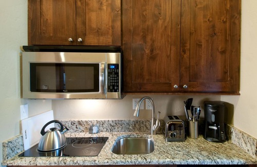 Breckenridge Condo | New Year's Breckenridge Ski In Ski Out -Luxury Condo. Sleeps 12 Dec 27 -Jan 3rd