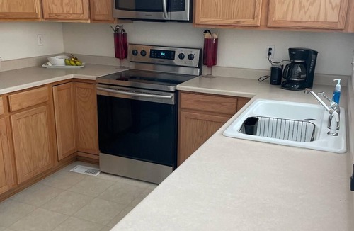 Aurora House | Newer Single family home, close to DIA, Denver VA and Anschutz