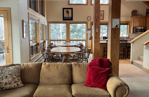 Snowmass Village House | Newhard Chalet-Great for Groups Families/Friends Going to Races, Fests, Weddings
