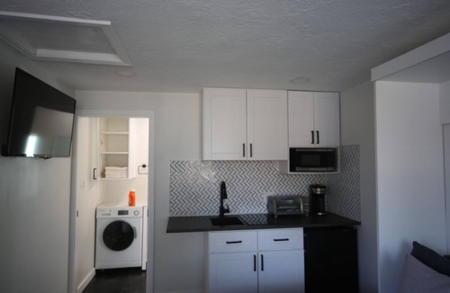 North Park Hill Condo | Newley remodeled studio in Denver/Park Hill