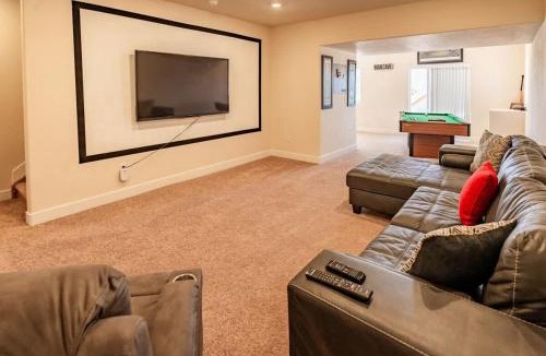 Elbert House | Newly Built 4BR Spacious Retreat in Peyton