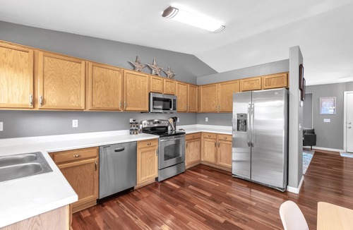 Westridge House | Newly Refurnished 3 Bed 2 Bath Highlands Ranch Home - Executive Rental