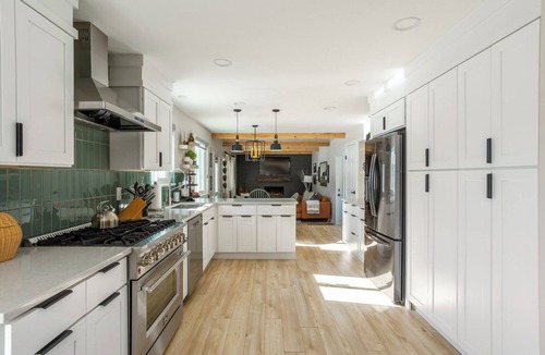 Columbine House | Newly remodeled modern farmhouse near the Rocky Mountains!