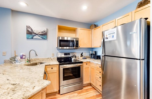 River Run Condo | Newly-Remodeled, Ski-In/Ski-Out Condo w/Shared Pool/Hot Tub/WiFi/Washer/Dryer