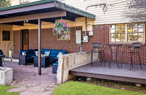 Littleton House | Newly Remodeled, Sleeps 12, Quiet neighborhood near it ALL, Pet Friendly