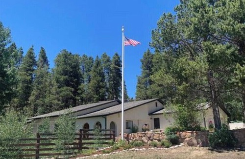 Twin Lakes House | Newly-Renovated House on 30+ Acres!