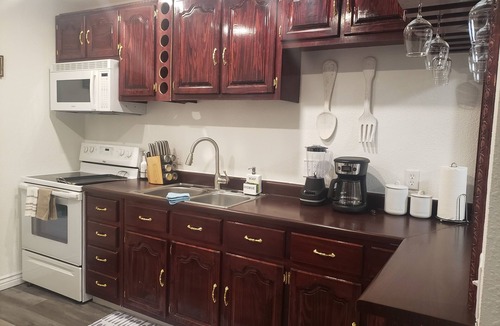Brighton Apartment | Newly renovated private basement appartment. 2 bedrooms, 2 bathroom w/jetted tub
