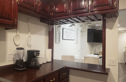 Brighton Apartment | Newly renovated private basement appartment. 2 bedrooms, 2 bathroom w/jetted tub