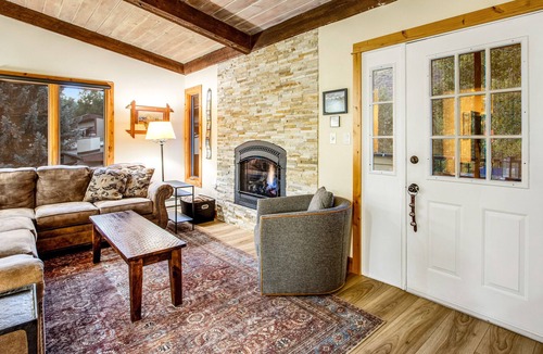 Intermountain House | Newly Renovated Vail Valley Escape with Balcony, Free Shuttle to Slopes