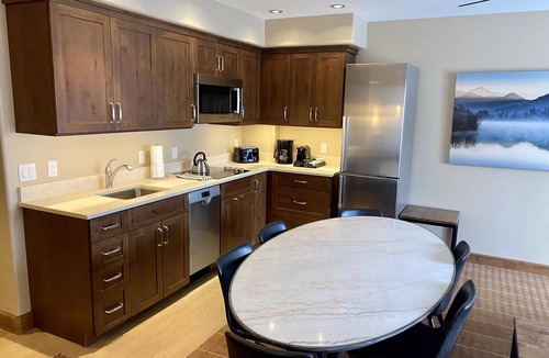 Mountain Village Apartment | Newly Updated Peaks Penthouse with Great Ski Access
