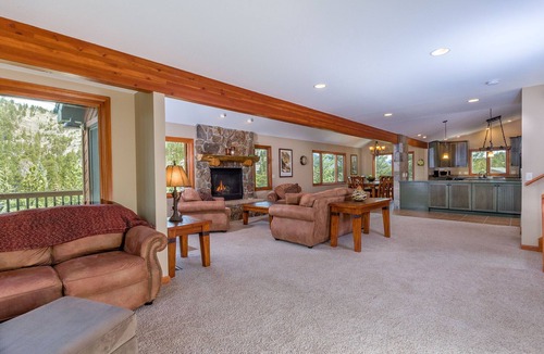 Aspen Brook House | Next to Rocky Mtn Natl Pk Luxury Vacation Home Views & River Spotless [Specials]