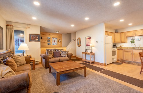 Copper Mountain Village Condo | Nice Ski-in/Walk-out condo, sleeps 6, free wifi, & parking.