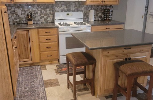 Glenwood Springs House | nMountain Vista, Cozy Home, 5 minutes to attractions