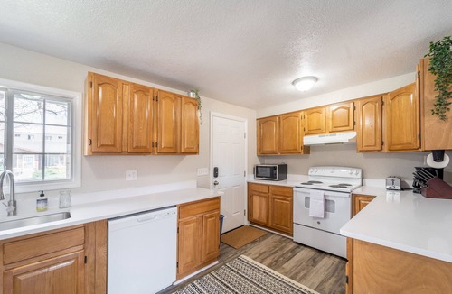 Aurora House | NO exta fees, Beautiful half duplex 3br, 2ba, w/gym, office and fenced in yard.