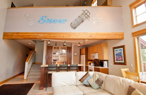 Dillon Condo | NO PETS, Center of town, walk to shops and dining,