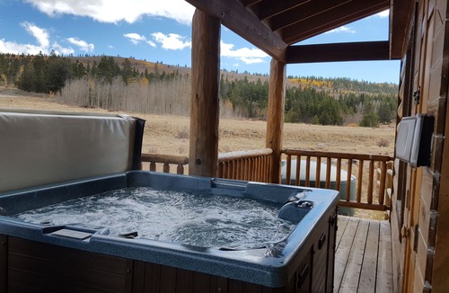 Alma House | No rental restrictions Hot Tub Retreat minutes to Breckenridge.