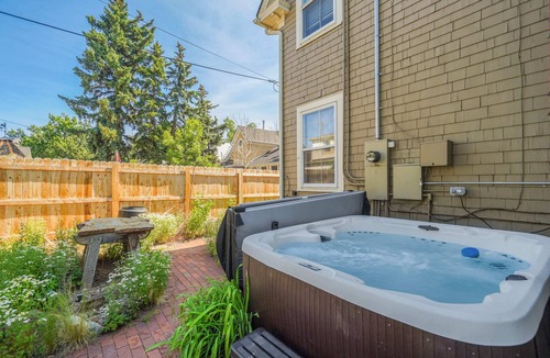 Old North End House | Noble Manor: Stylish Retreat w/Hot Tub & BBQ