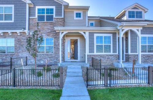 Centerra House | NOCO Retreat with King Beds, Fireplace, Scenic Trails