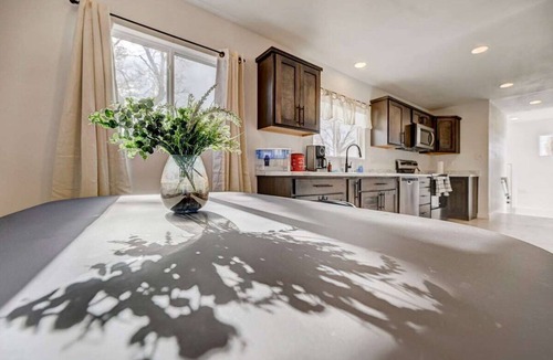 Pueblo House | Norwich, Pueblo · Luxury & Spacious w Huge Garage