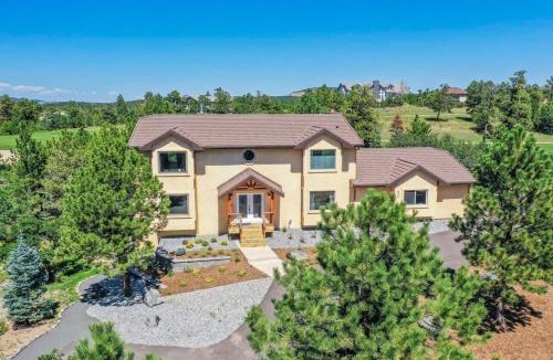 Woodmoor House | Oak Hills Clubhouse Ping-Pong BBQ & Fire Pit