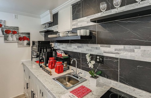 Westfield Apartment | Oasis Hideaway Apt w/Rainforest Shower!