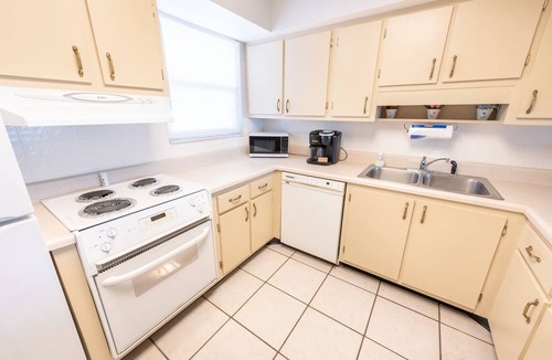 Satellite Beach Condo | Oceanfront 2BR Condo w/Balcony & Flexible Sleeping Setup, Unit 338