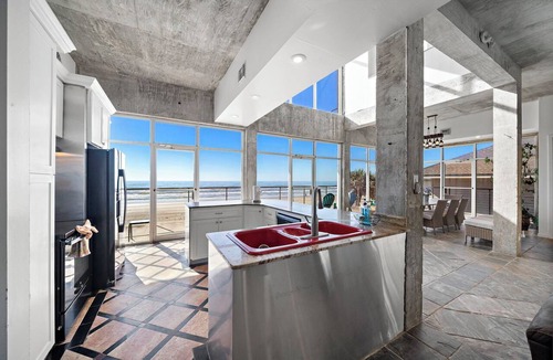 Bermuda Beach House | Oceanfront Experience | Panoramic Views + Pet-friendly