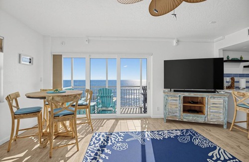 South Patrick Shores Condo | Oceanfront Penthouse 2BR THE BEST