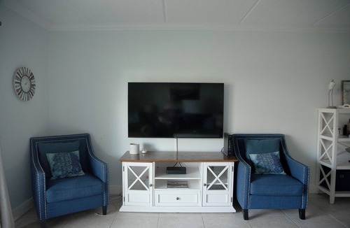 Crescent Beach Condo | Oceanview 2 Bedroom Flat Summerhouse Unit 443