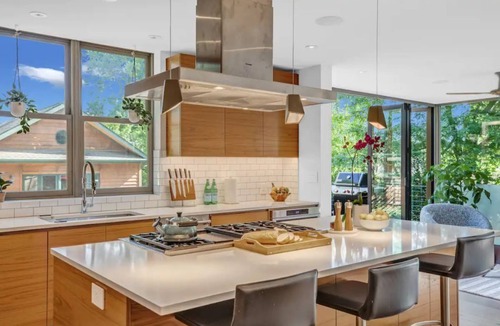 Mapleton Hill House | ❤️of Downtown All New! Mod 6BR ☆6min→ Pearl☆Hottub