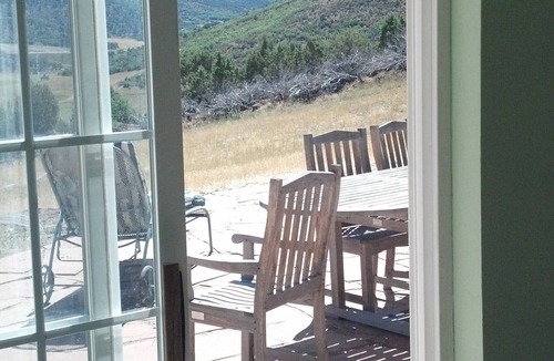 New Castle Cabin | Off grid,fenced yard,.great views and pups stay free