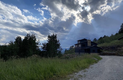 Idaho Springs House | Off Grid Mountain Retreat w/Amazing Views