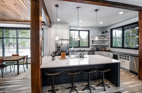 Breckenridge Park Estates House | Off Piste Place Home: Hot Tub, Nice Updates