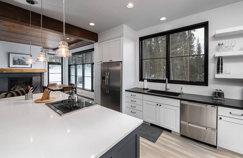 Breckenridge Park Estates House | Off Piste Place Home: Hot Tub, Nice Updates
