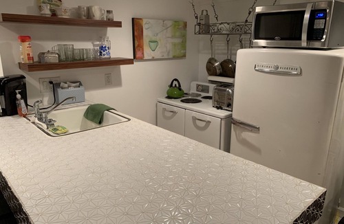 Cheesman Park House | Off the Park Walk to Everything Whole Foods, Restaurants Coffee & Bus