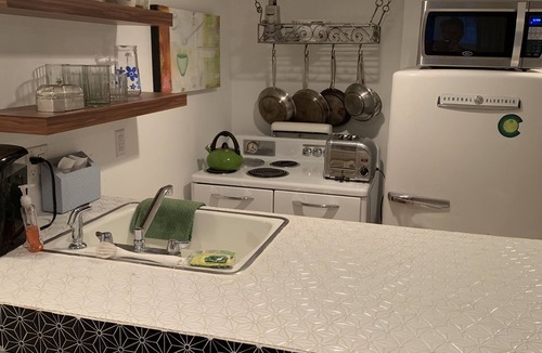 Cheesman Park House | Off the Park Walk to Everything Whole Foods, Restaurants Coffee & Bus