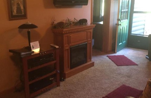 Glenwood Springs Apartment | Old Cardiff Bridge Cabin