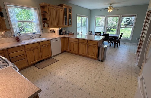 Old Town West House | Old Town Adventure Hub! Spacious, downtown, fun!