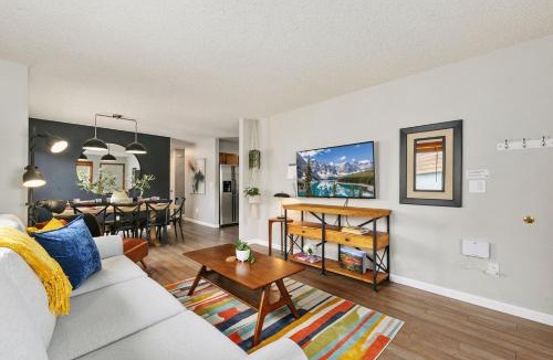 Old Town House | Old Town Basecamp 6 Blocks to Old Town Square