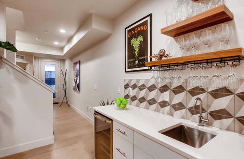Old Town North House | Old Town Group Retreat - New to Brewery District!