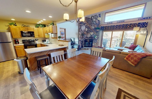 Mountain House Condo | On River Trail! Pool, Hot Tub, Elevator. Walk to Dining, Events, Weddings