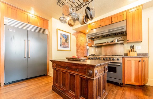 Manitou Springs House | Onaledge Historic Lodge- Retreat in Manitou Springs