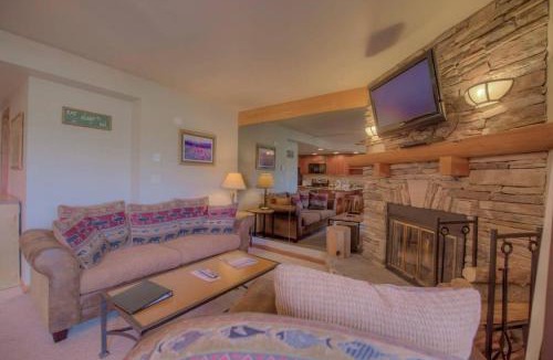 Peak 9 House | One BDR Ski in Ski Out Condo