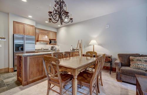 River Run Apartment | One-Bedroom Apartment