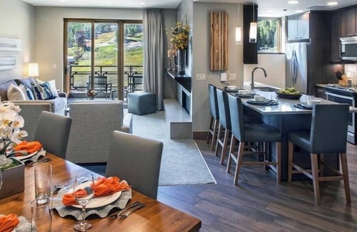 Boulder Ridge Apartment | ONE BEDROOM "BRECK": True ski-in/ski-out directly on peak 8 lifts, ski-school!