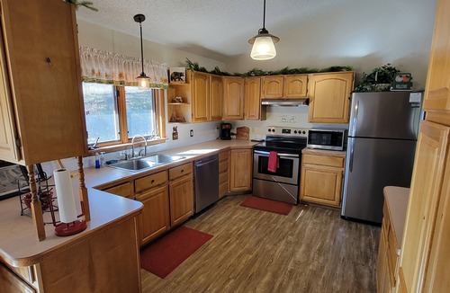 Carriage Hills House | One of VRBO's Top Rated Estes Park Vacation Homes! 4 bed, 3 bath with Hot Tub