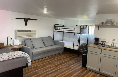 Meeker Cabin | One Room Cabin with Kitchenette