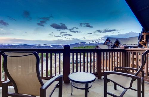 Peak 8 Condo | One Ski Hill Penthouse: Ski-in/Out, A/C, Swimming Pool, Bowling, Shuttle